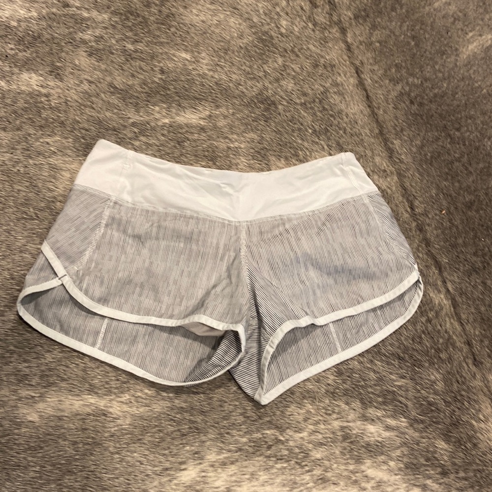 Lululemon Speed Shorts Size 4 - image 1